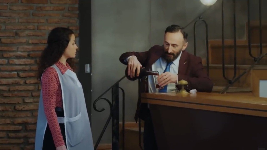 Yekta nalewa sok dla Aynur.