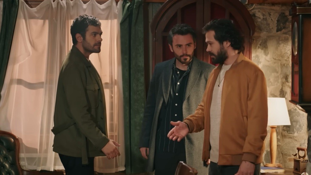 Halil, Hakan i Tekin w pracowni.