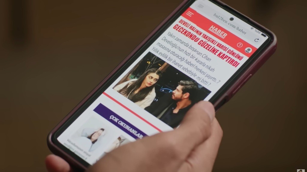 Artykuł w sieci ze zdjęciem Hancer i Cihana.