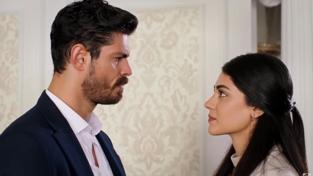 Cihan i Hancer twarzą w twarz.