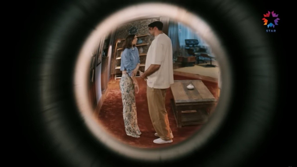 Widok przez wizjer na Seyran i Sinana.