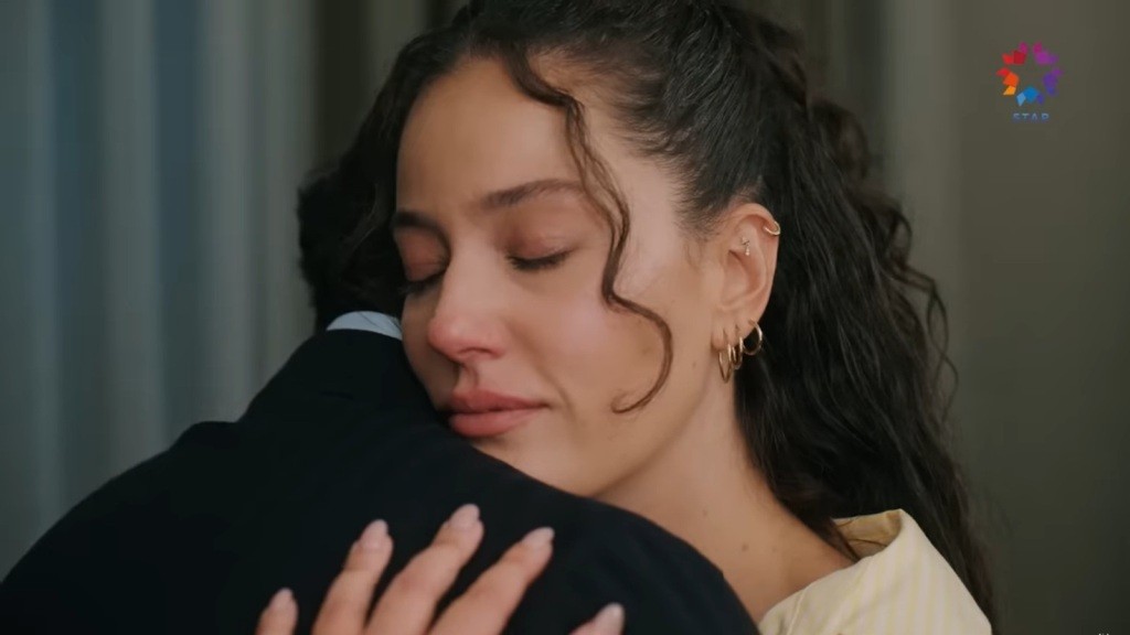 Diyar przytula się do Ferita.