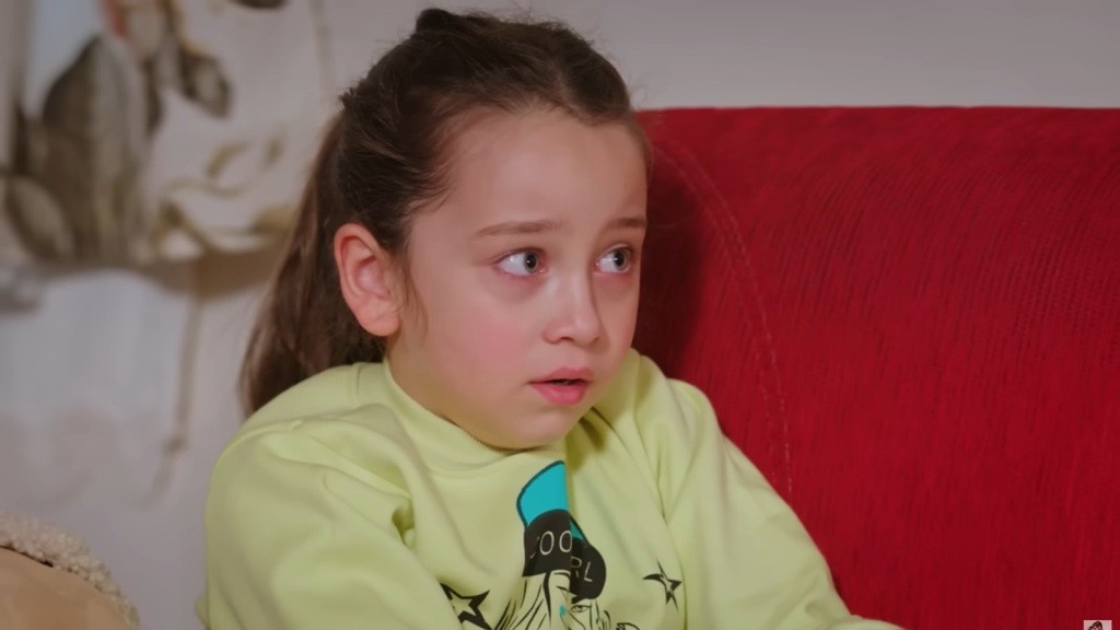 Mine jest przestraszona.