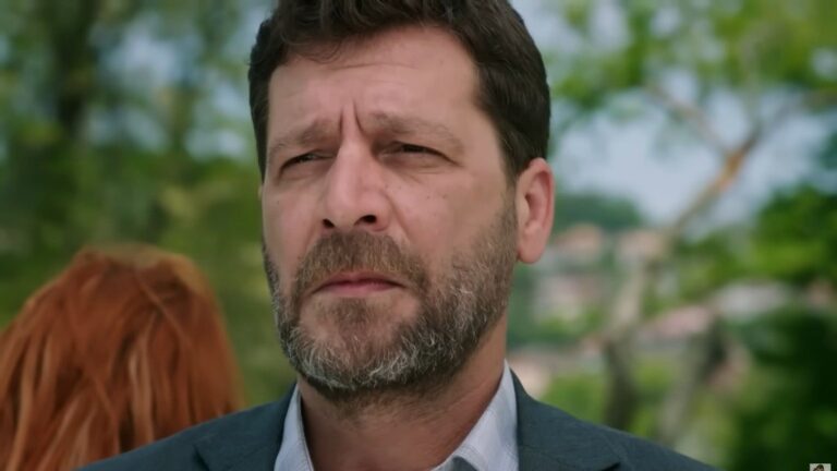 Nusret odwraca się plecami od Yoncy.