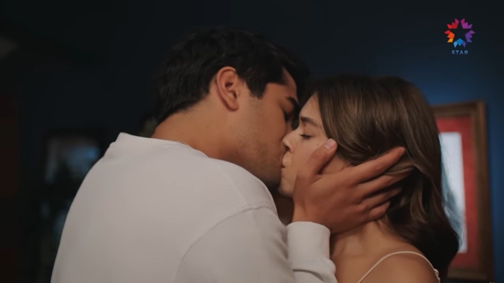 Ferit całuje Seyran.